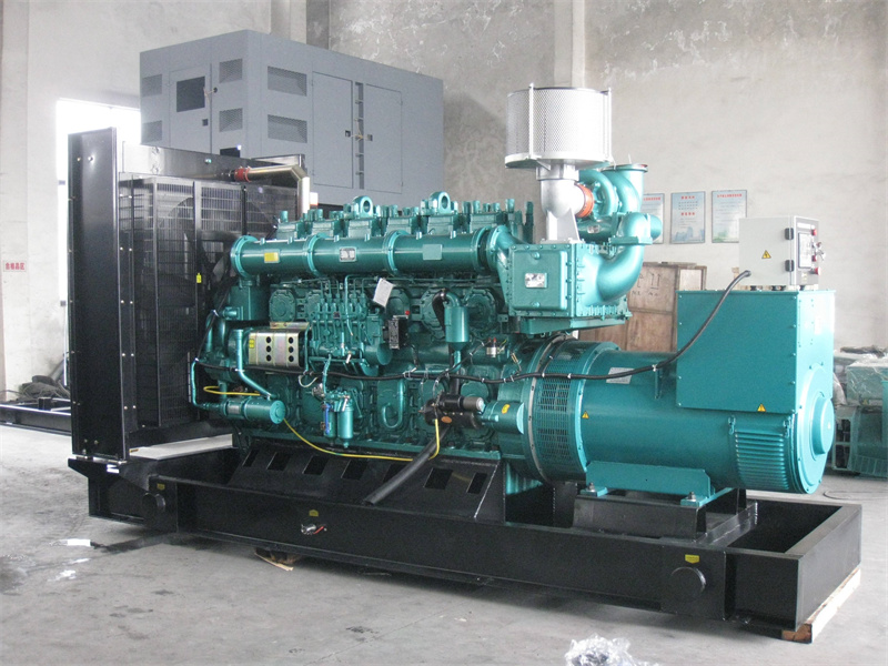 连城200KW 柴油发电机的油耗是多少？